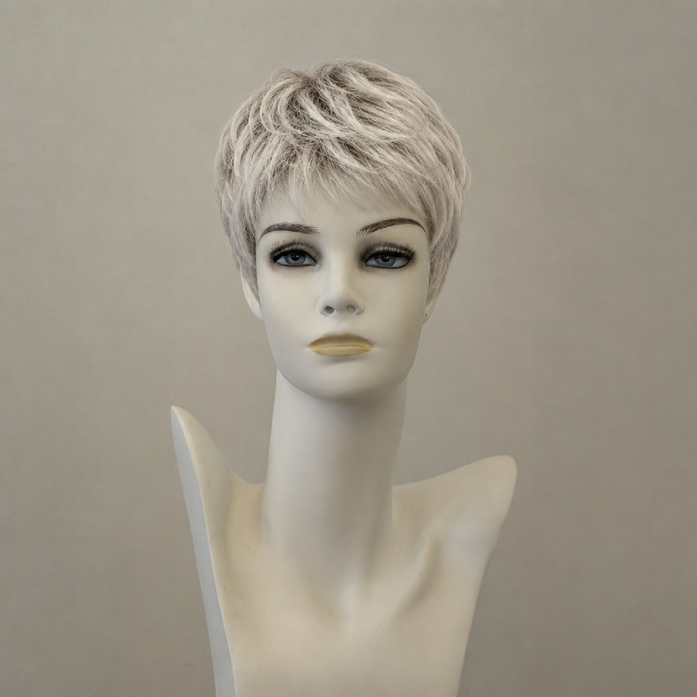 Perücke light grey mix, mittellang, leicht gewellt