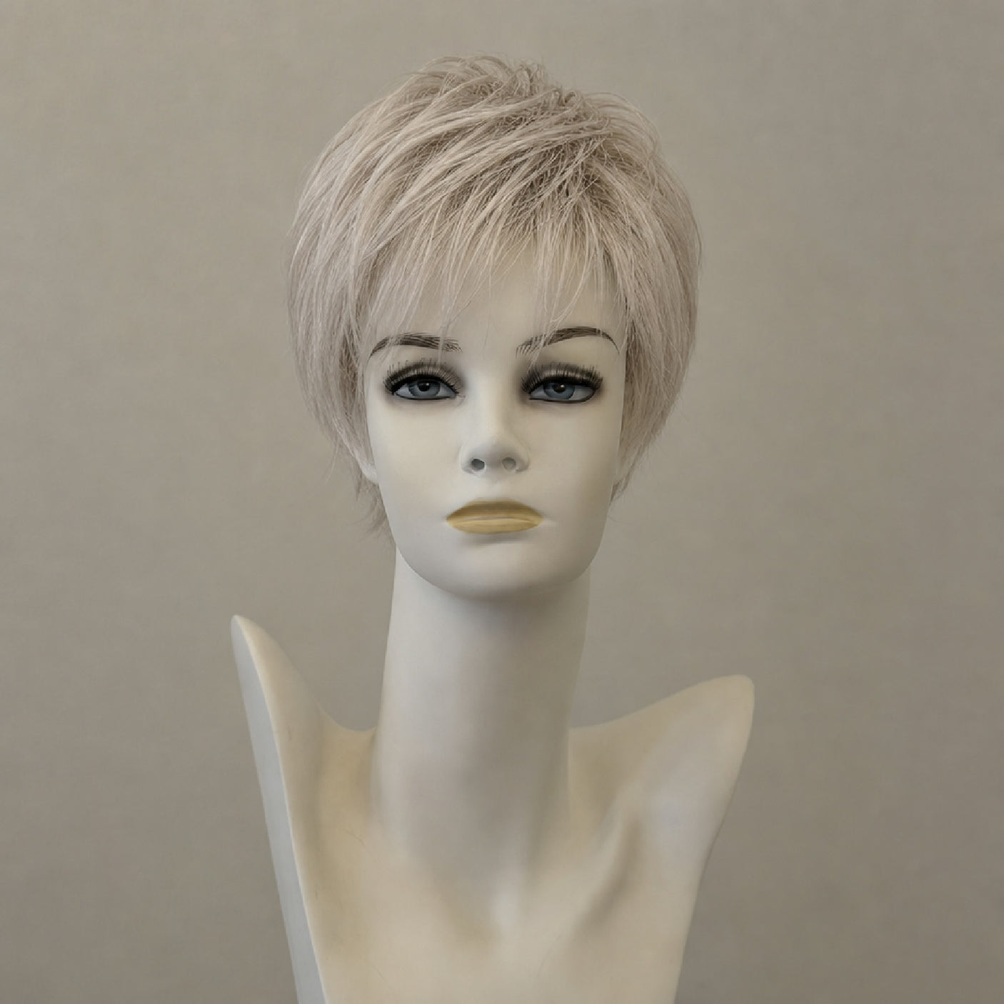 Beat Perücke: Silberblond mit Wurzelansatz, schulterlang