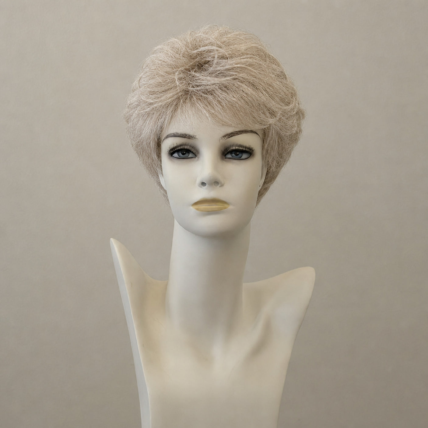 Perücke Bolzano Mono ivory grey mix, kurze Pixie-Frisur mit Grau-Tönen