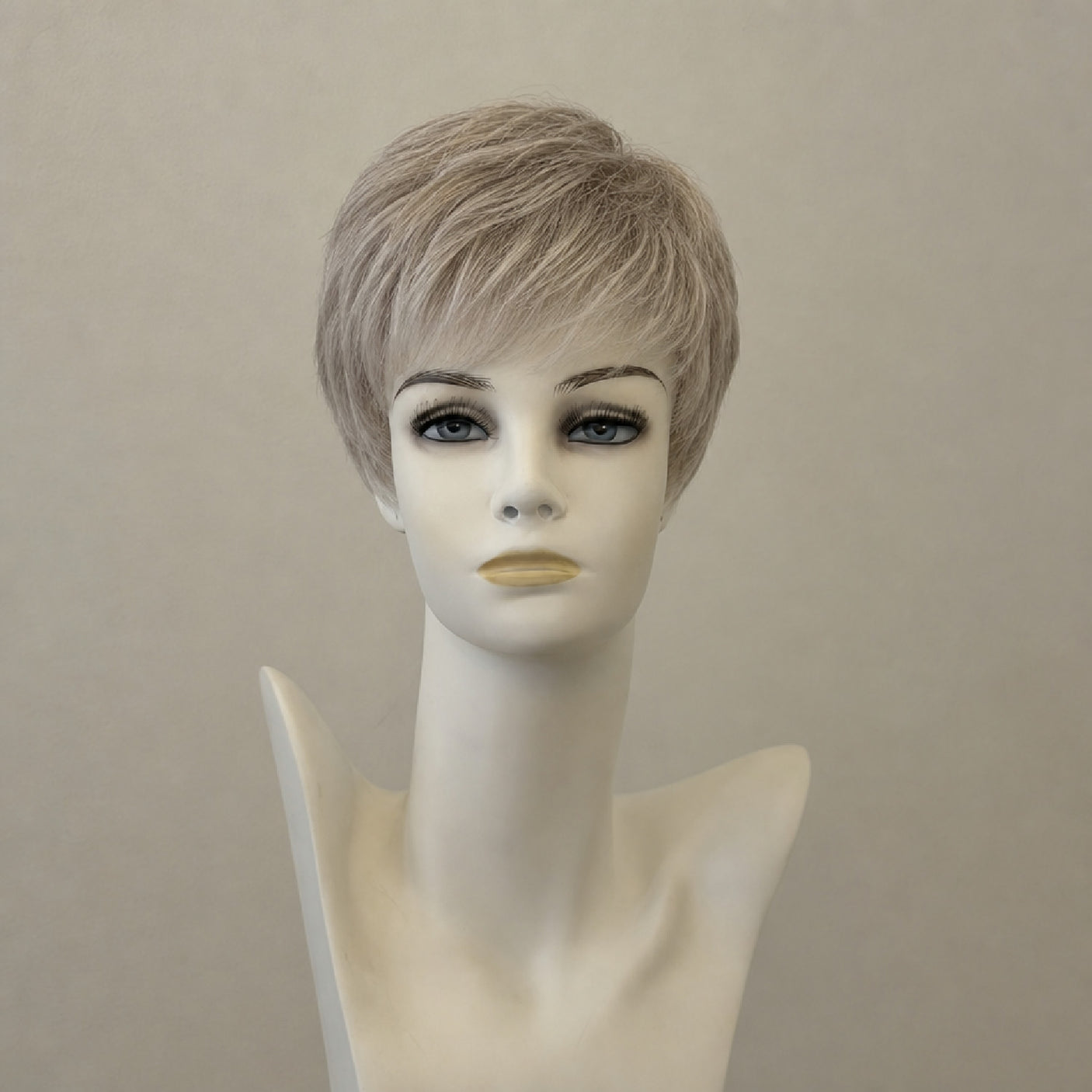 Cara 100 Deluxe Perücke, smoke mix, mittellang, gestuft