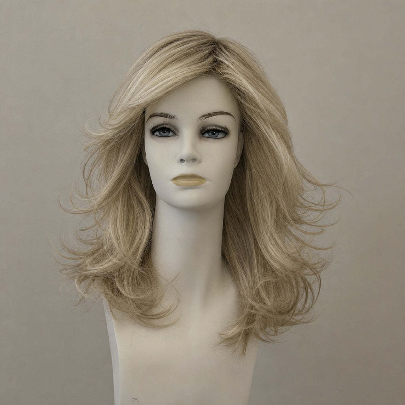 Braune Langhaarperücke Carmen mit Highlights