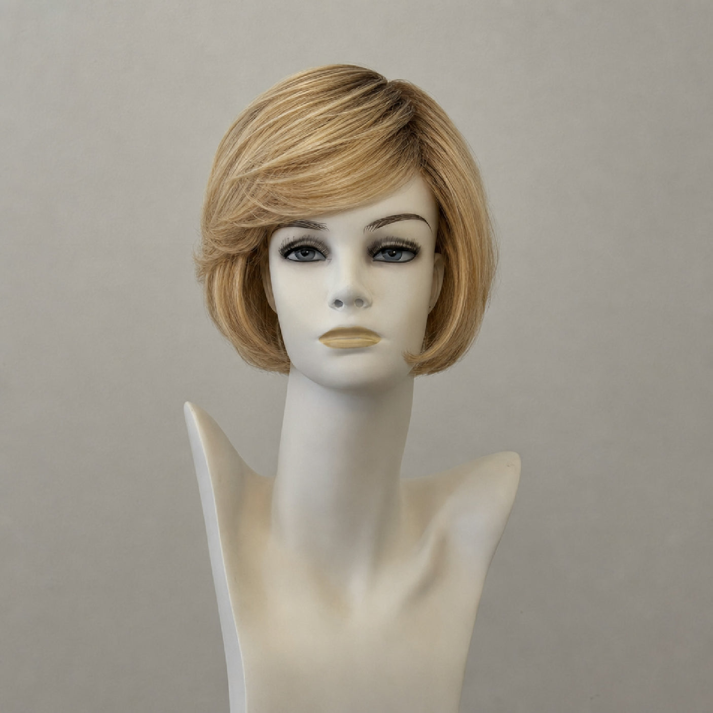 Lange, wellige Perücke in Dunkelbraun mit leichten Highlights, Catwalk Deluxe Super