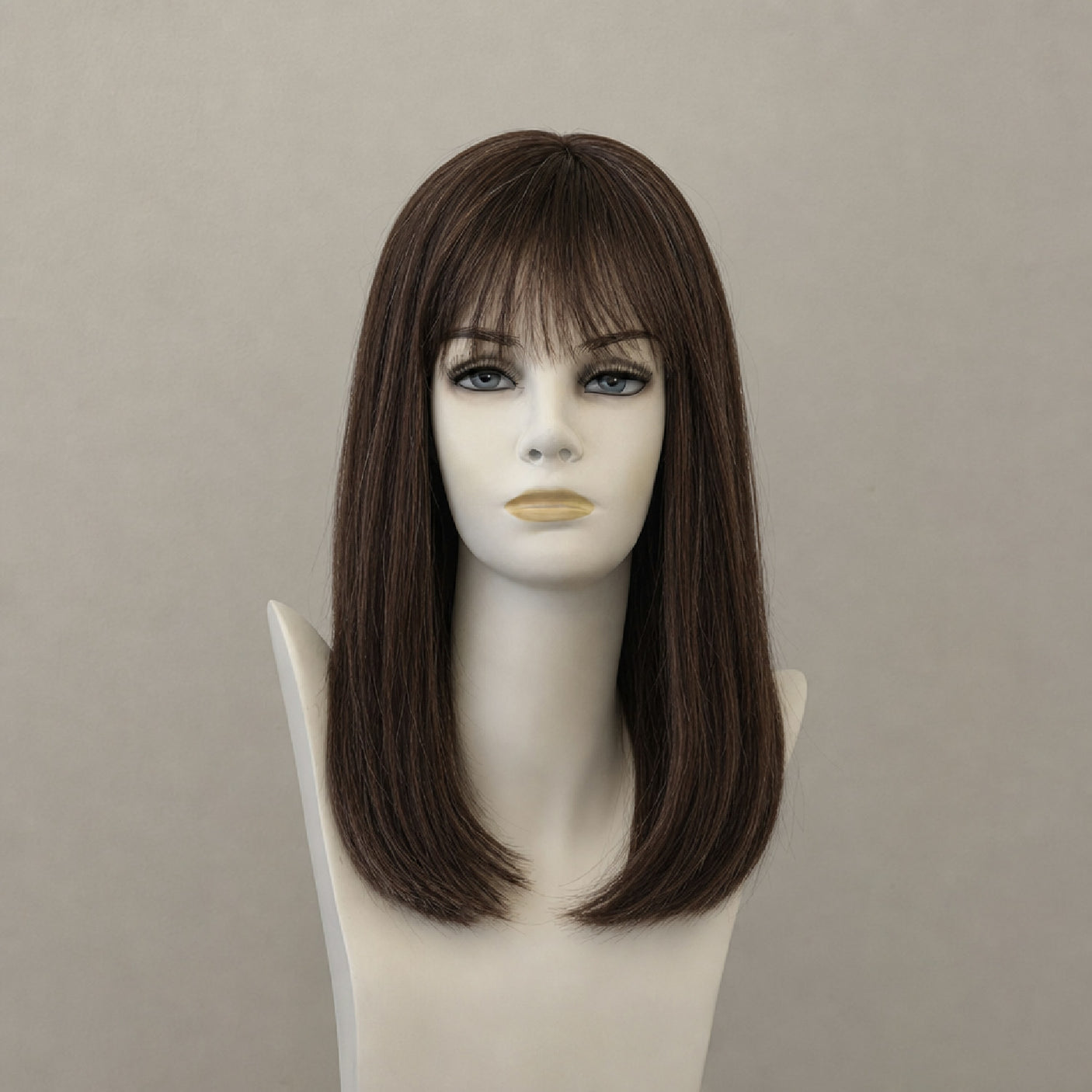 Dunkelbraune mittellange Perücke im Cher-Stil mit Highlights