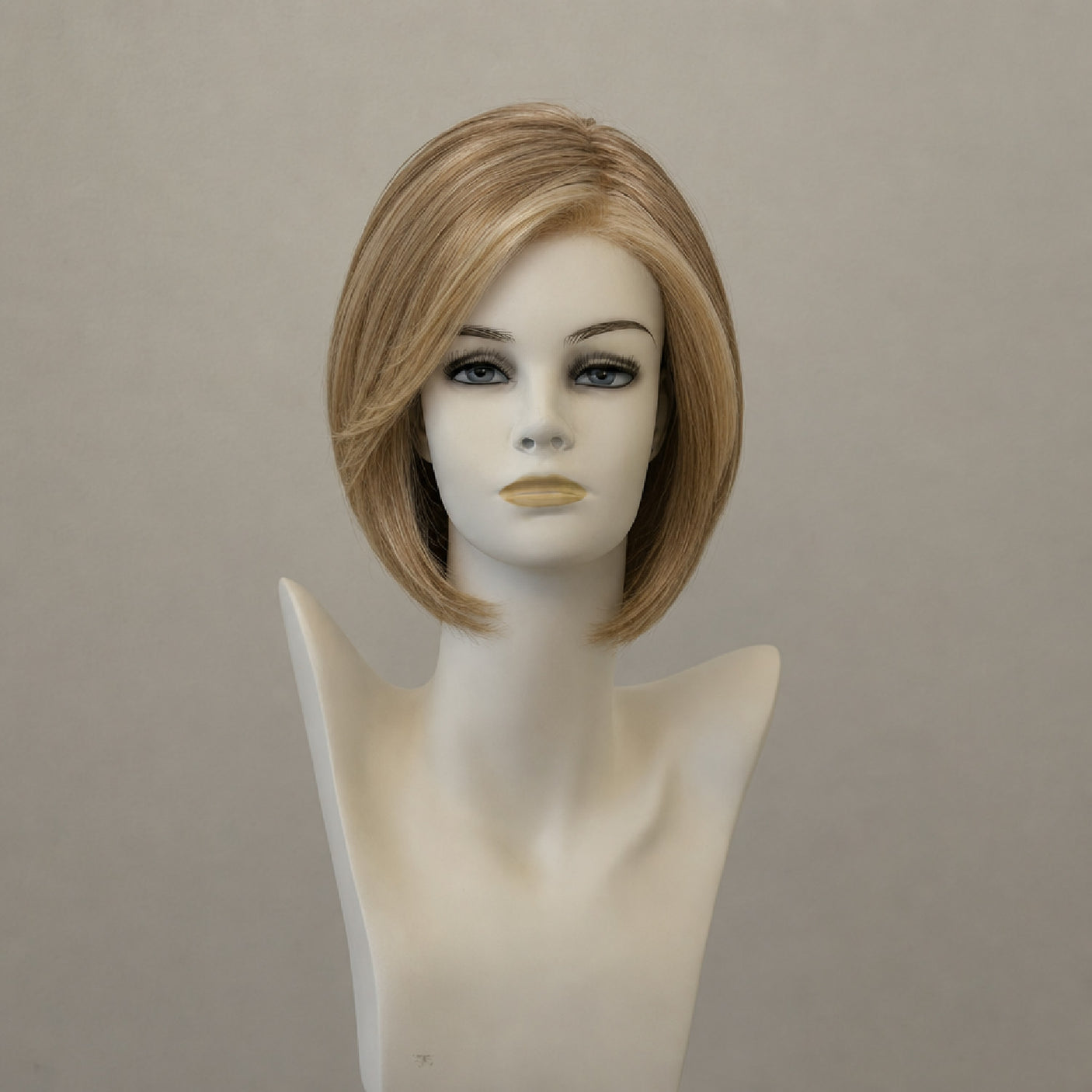 Mittellange, braune Perücke mit Lace Front und Monofilament-Oberteil