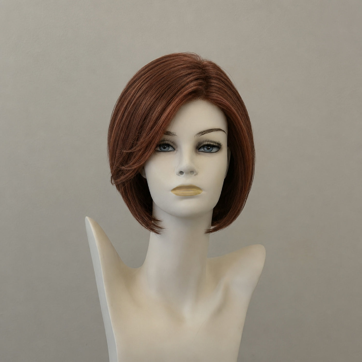 Kurze, braune Bob-Perücke mit Lace-Front und Monofilament.