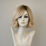 Lange Blonde Lace Part Perücke in Sparkling Champagne.