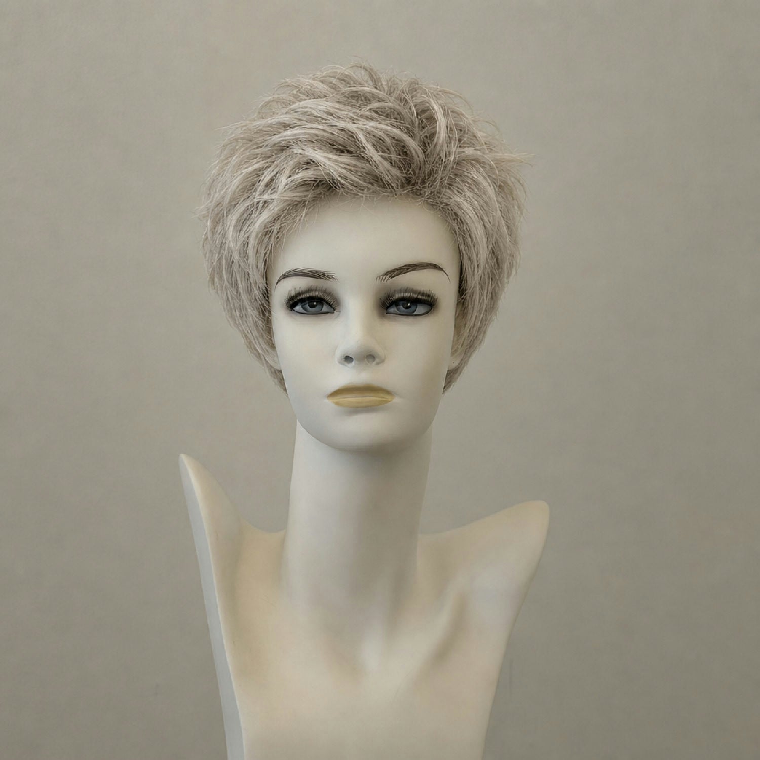 Kurze blonde Damenperücke Alba Comfort im Snow-Mix-Look