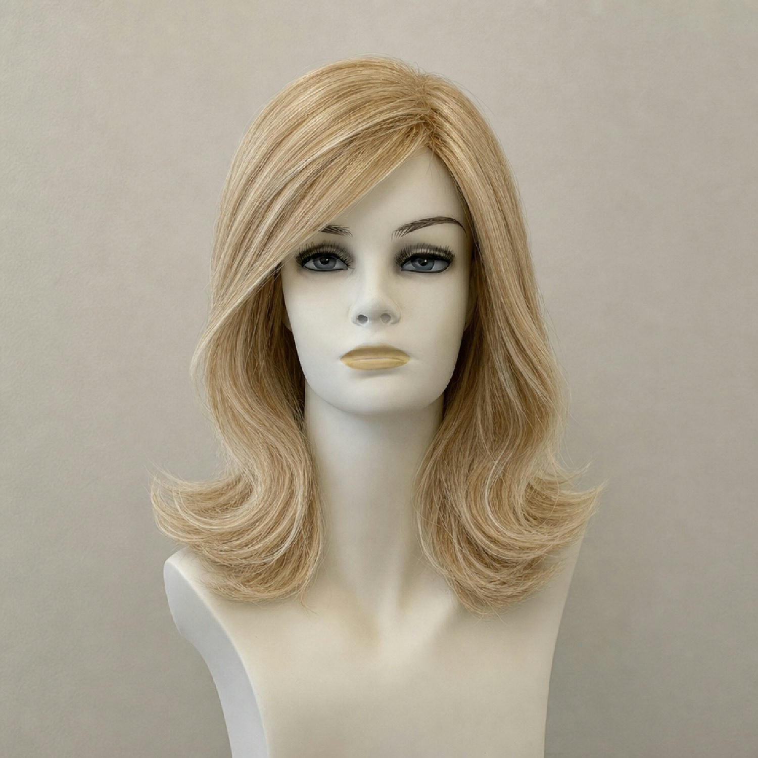 Alesia Mono Lace Soft Perücke, light blond, mittellang, natürlich wirkend