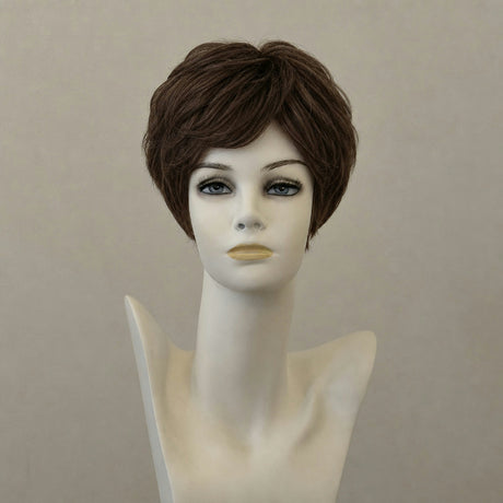 Kurze, wellige Perücke in einem kastanienbraunen Farbton mit natürlichen Highlights, Lace Front