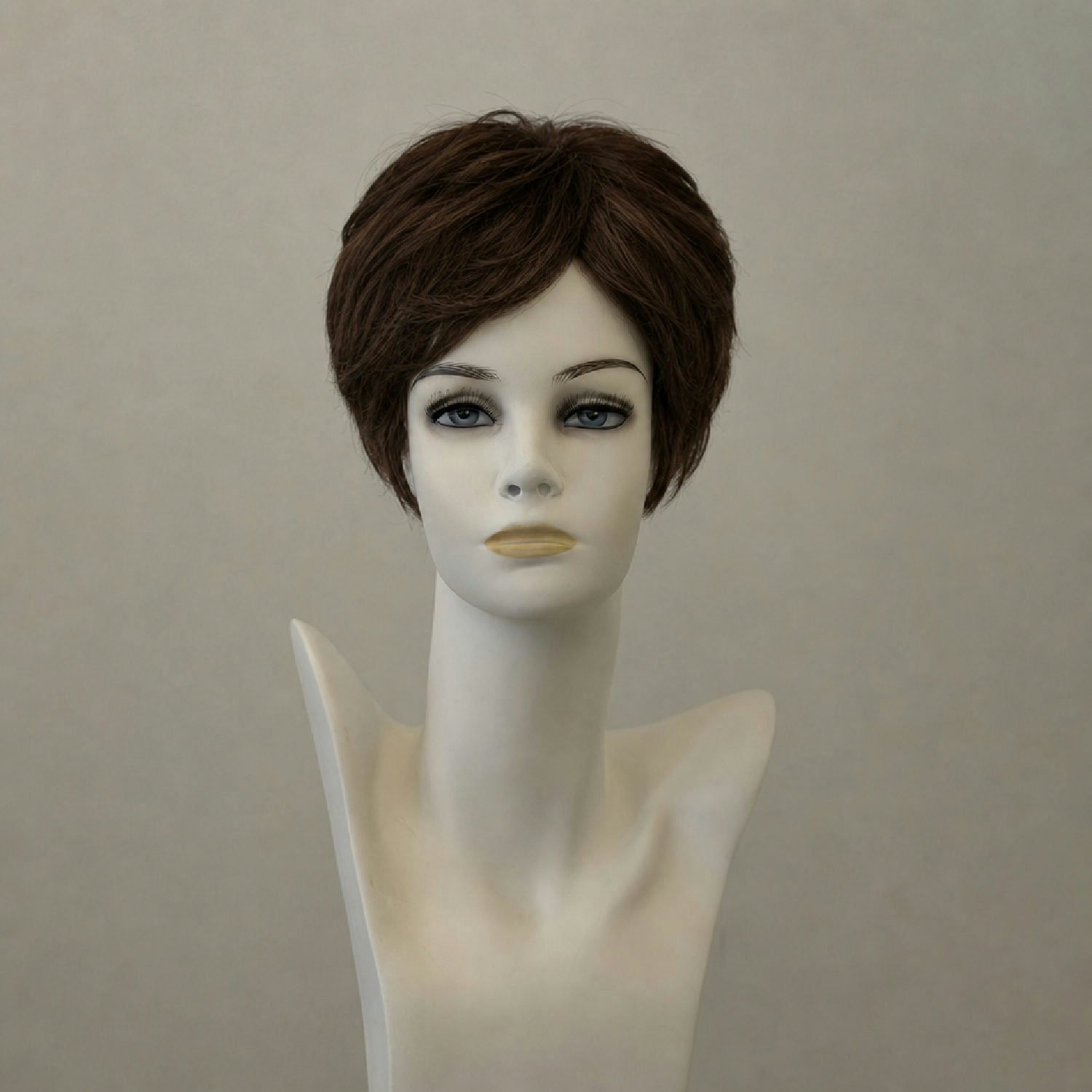 Kurze braune Perücke mit Monofilament und Lacefront