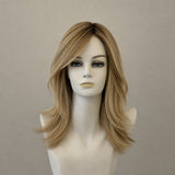 Wellenförmige Langhaarperücke in Ginger Mix mit Lacefront