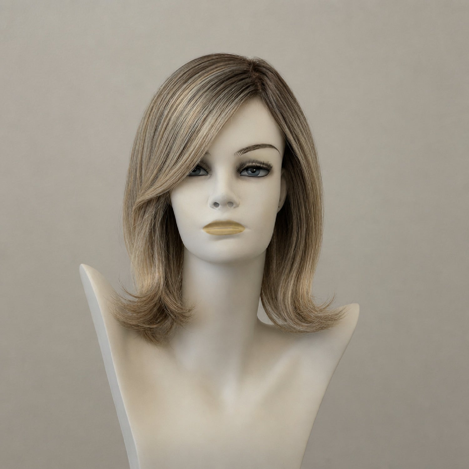 Kurze, wellige Perücke in Honigblond mit Highlights, Lace Front Stil