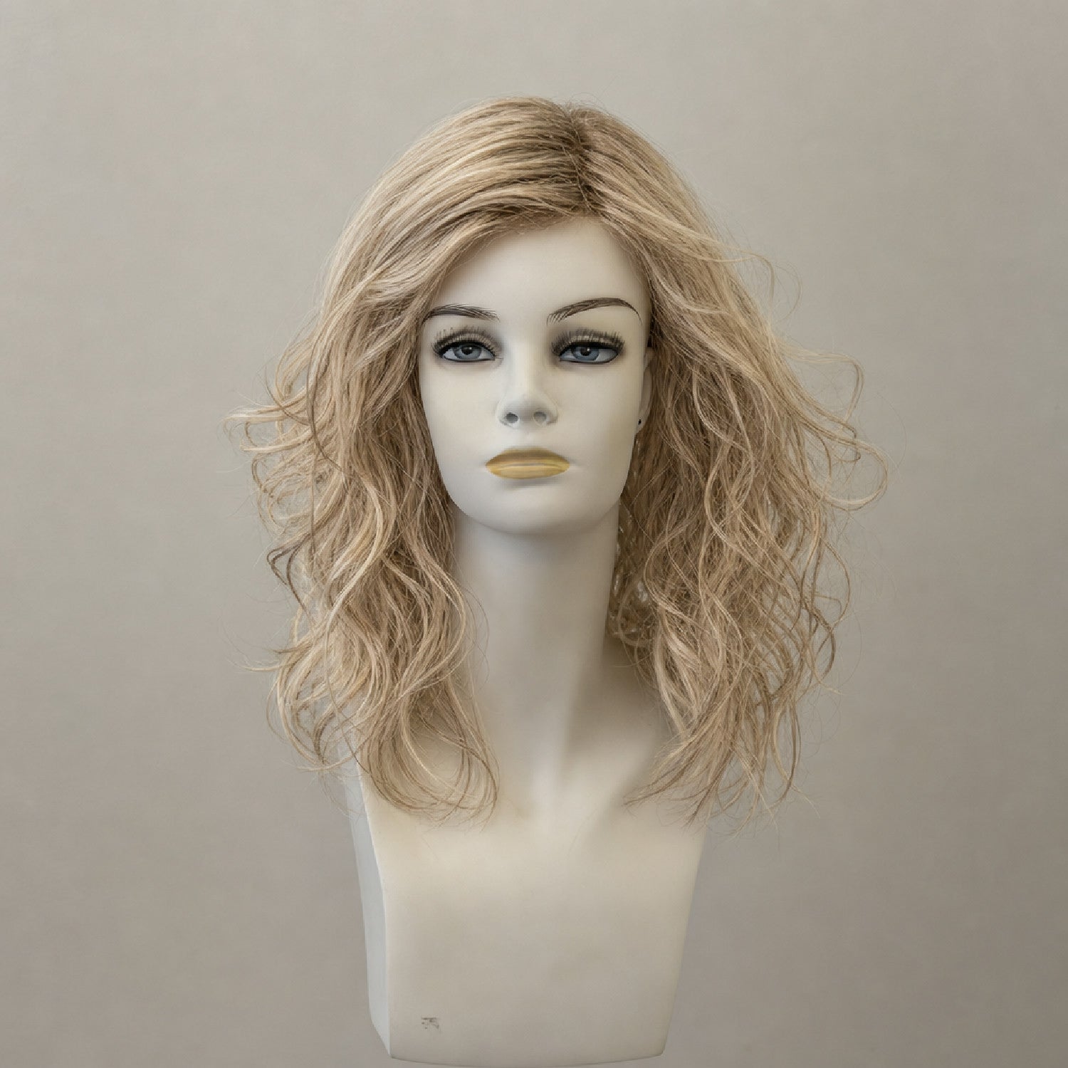 Lange, geschwungene Perücke Aria Mono Part, bahama beige/shad