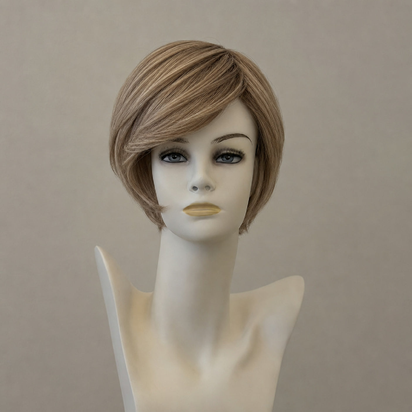 Kurze Bob-Perücke in Blond mit seitlichem Pony
