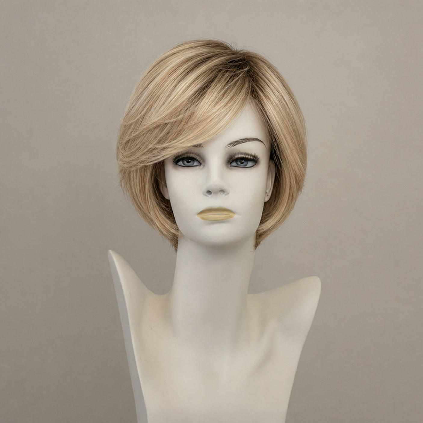 Kurze blonde Perücke mit Spitzenfront, Längenmix, natürliche Haarwelle