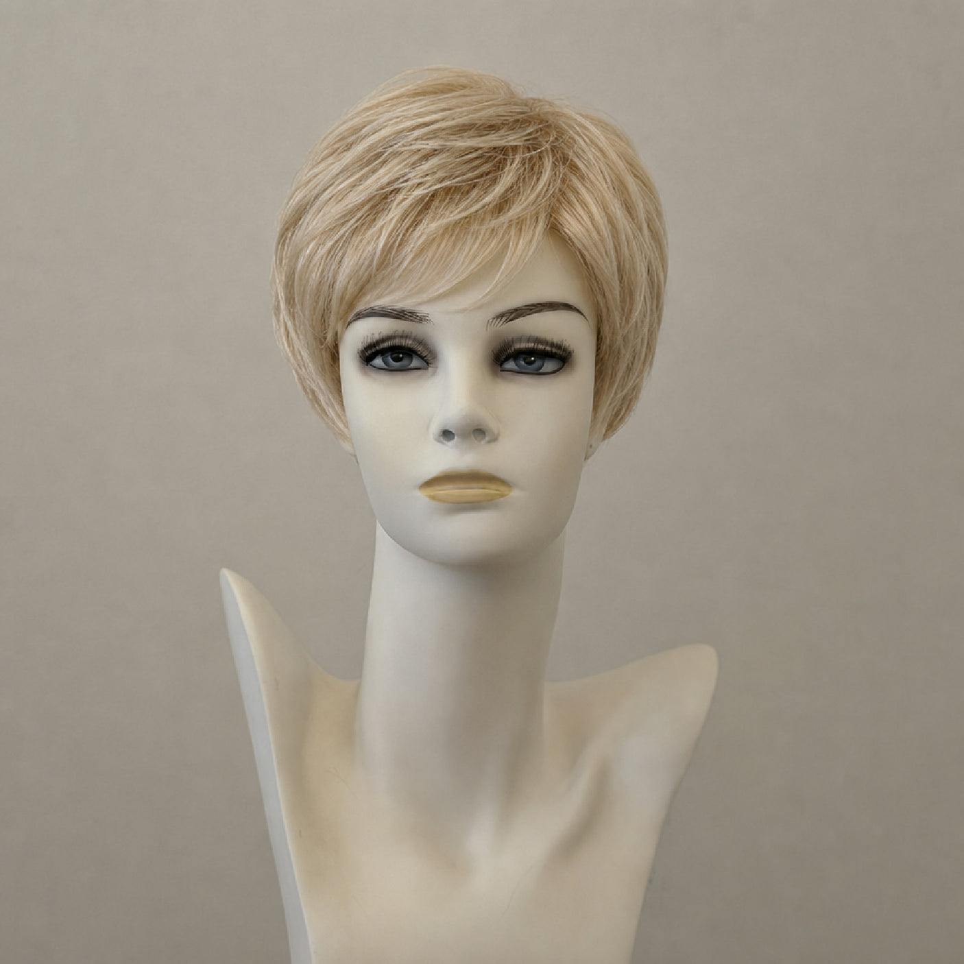 Camilla SF, Danish Blonde, schulterlange, gewellte Perücke