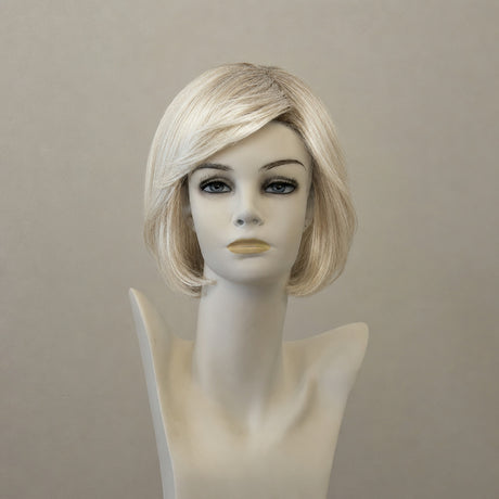 Cara Comfort Lace GL23-101: Blonde Lace-Front-Perücke, mittellang, mit Pony.