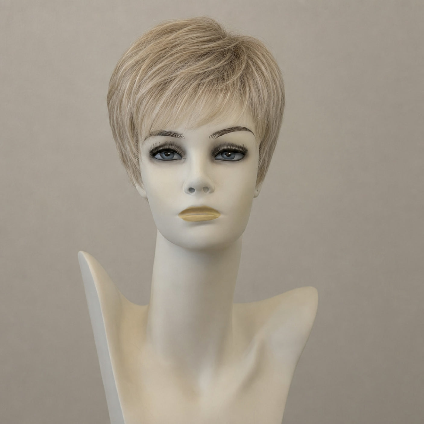 Cara Small Deluxe darksand mix – schulterlange, lässige Perücke