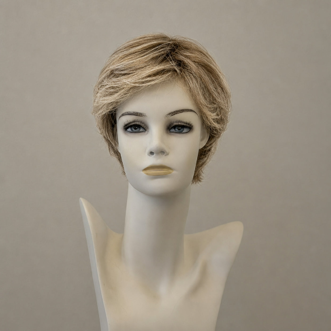 Sandfarbene mittellange glatte Perücke Castello mono
