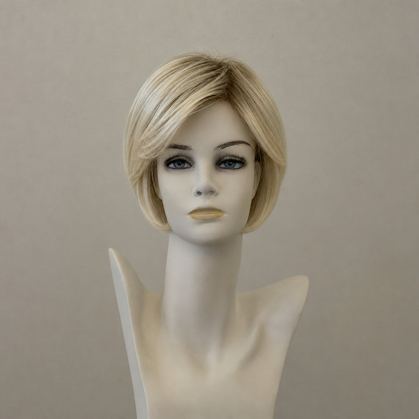 Lange, voluminöse Perücke in Rauchgrau, Catwalk Deluxe Super Large