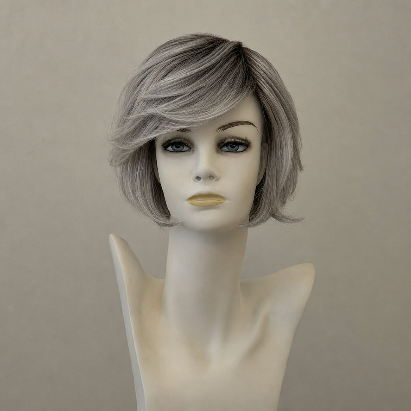 Salt & Pepper Bob Perücke, kurzes, gestuftes Haar, Catwalk Deluxe Super