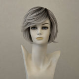Salt & Pepper Bob Perücke, kurzes, gestuftes Haar, Catwalk Deluxe Super