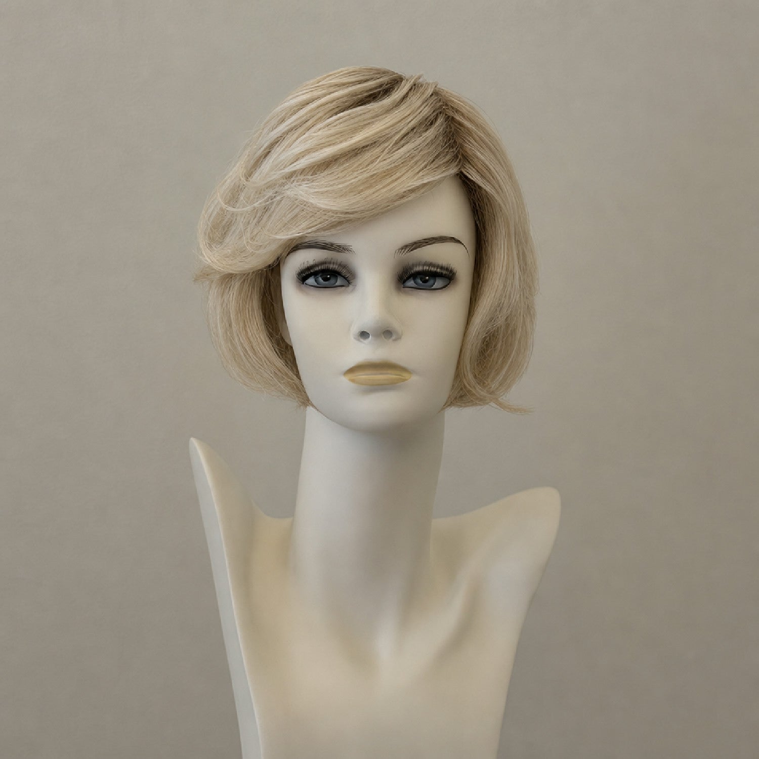 Perücke Catwalk Deluxe Super, dunkelgrau, mittellang, gestuft</text>