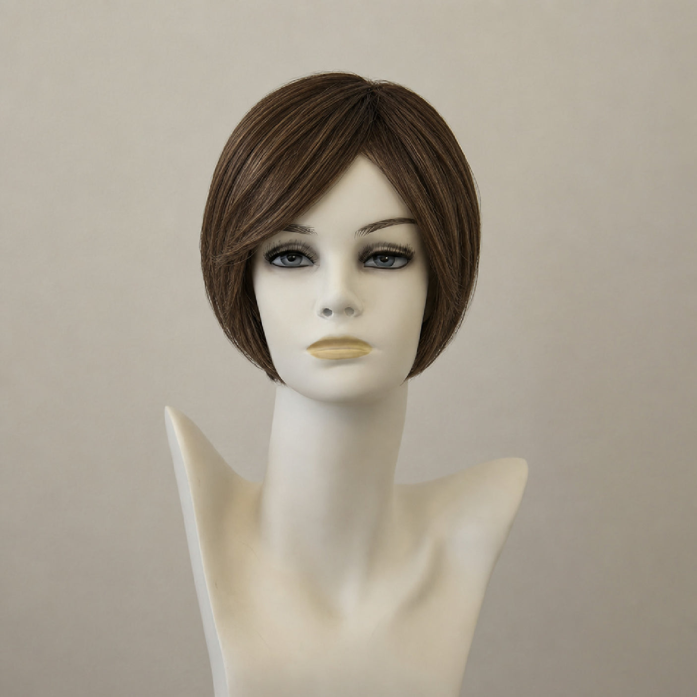 Kurze blonde Perücke Catwalk Small Mono, stufig geschnitten, natürlich wirkend