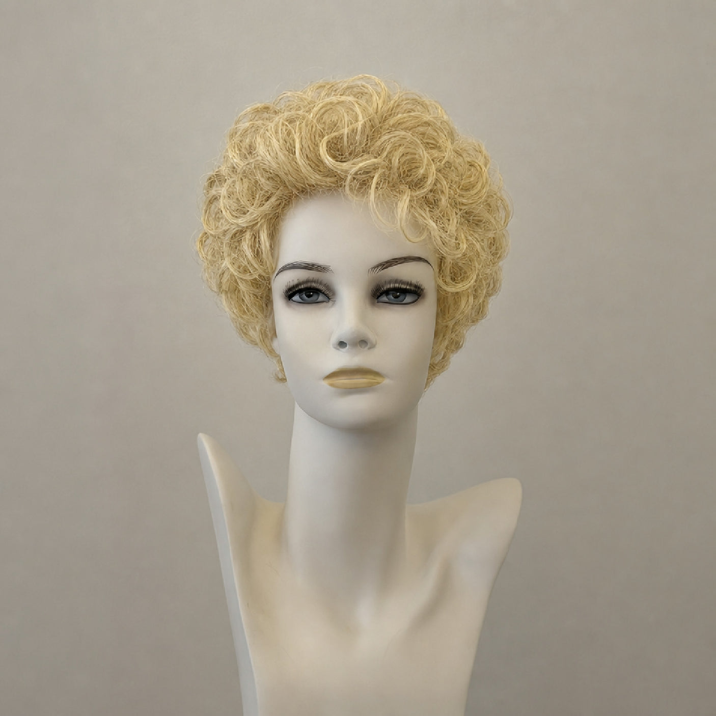 Kurze blonde schulterlange Perücke mit Pony, "Charme – GD24