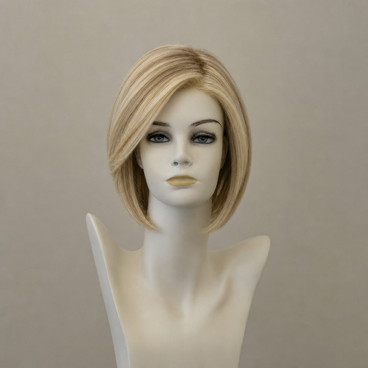 Lange, wellige Perücke in Platinblond mit Lace Front für natürliche Optik