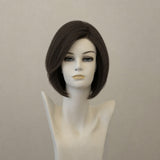 Braune Perücke mit schulterlangem, gewelltem Haar und Monofilament-Lace-Front