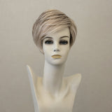 Dunkelblondes Lace-Front-Perücken-Haarteil im Soft-Stil