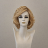 Braune schulterlange Perücke mit Lace Front im Stil Cosmo Brigitte