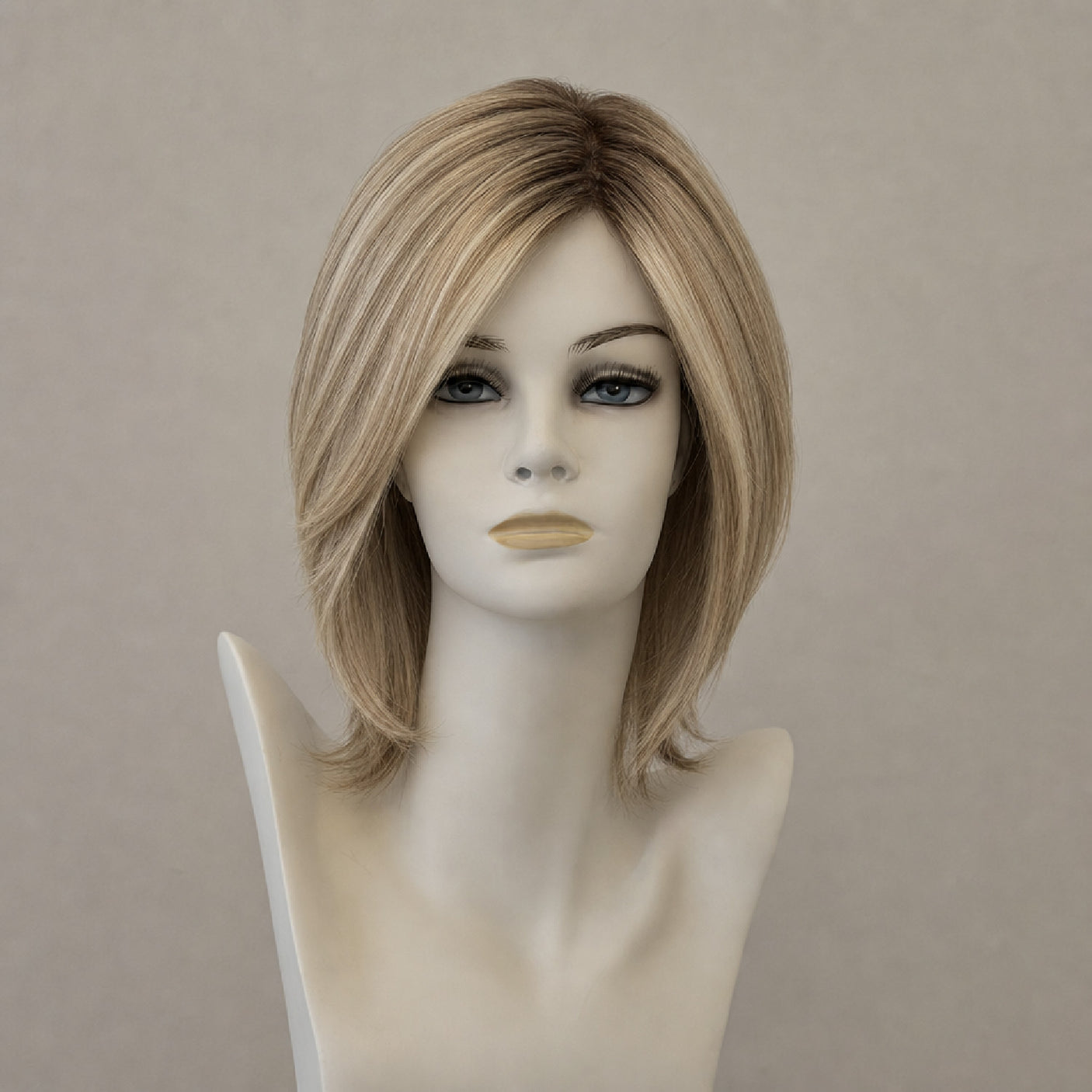 Duo Fiber Lynsey Perücke, mittellang, zweifarbig: Hellbraun mit Highlights