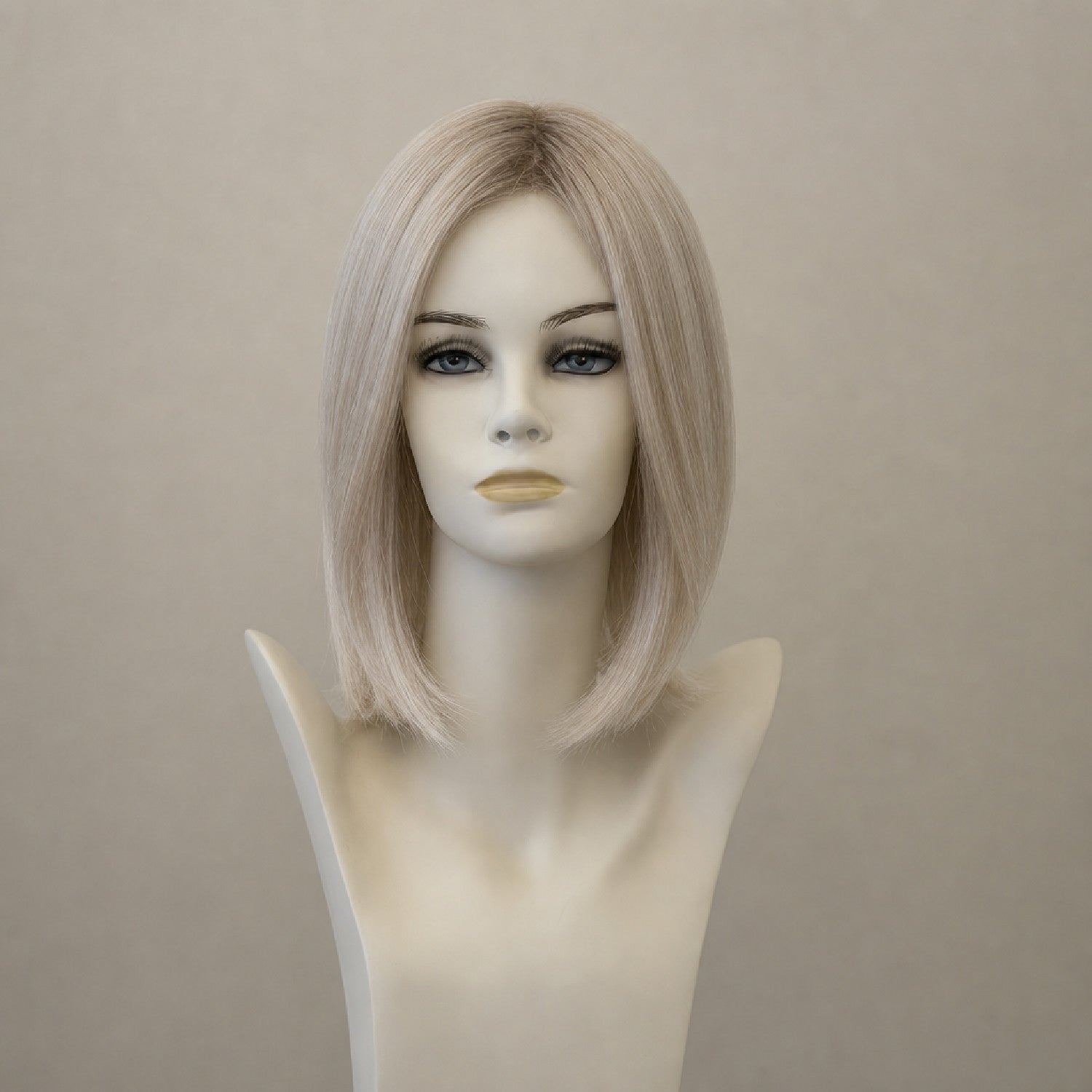 Page Hair 3 Perücke: Platinblond mit grauem Ansatz