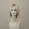 Page Hair 3: Schwedisch-blondes Pagen-Haar mit dunklem Ansatz