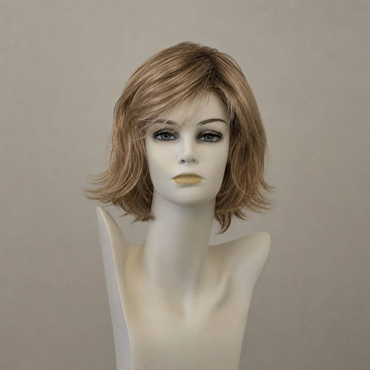 Page Hair 3 Perücke in Teak Brown Mix: Kurz & elegant
