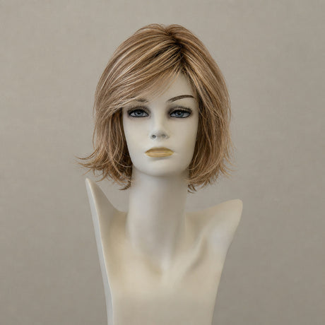 Kurze braune Perücke Page Hair 3 in Toffee Brown mit Highlights