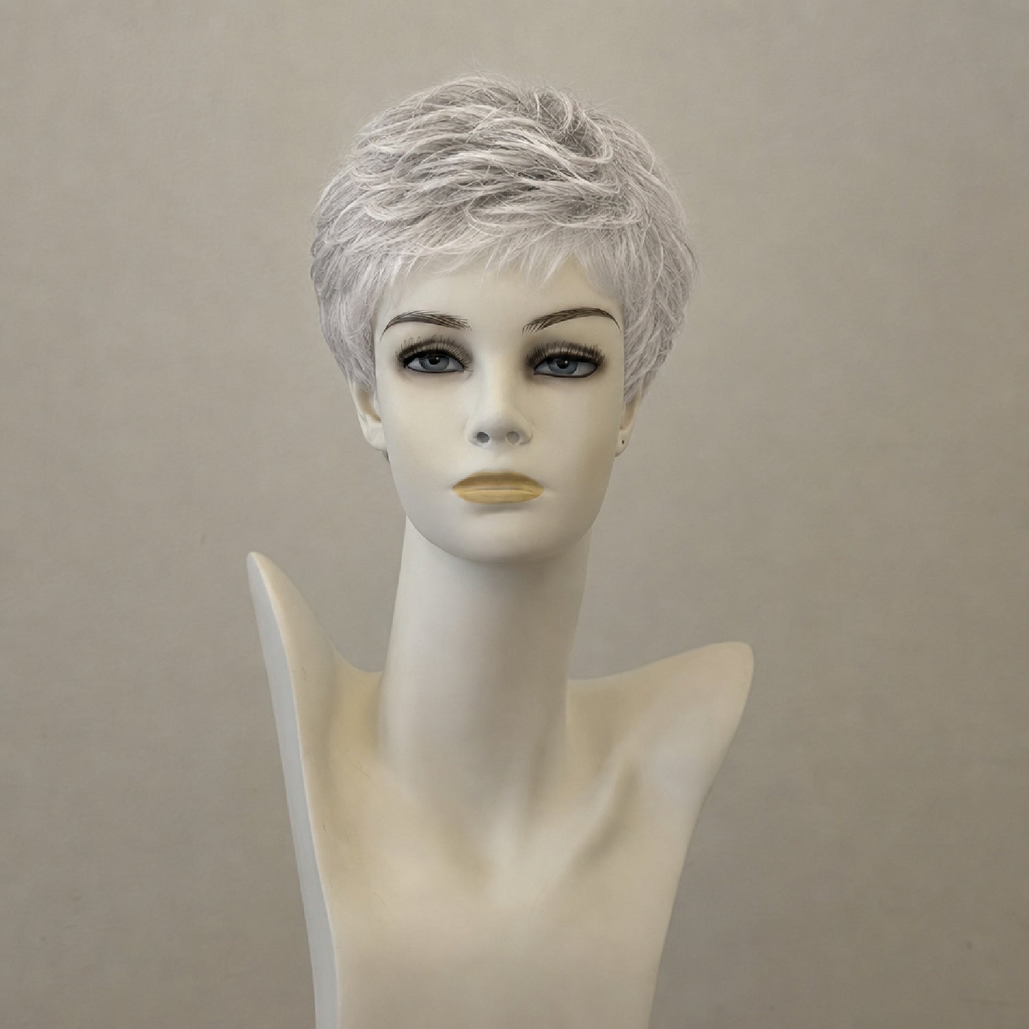 Kurzhaarperücke in platinblond mit Strähnen