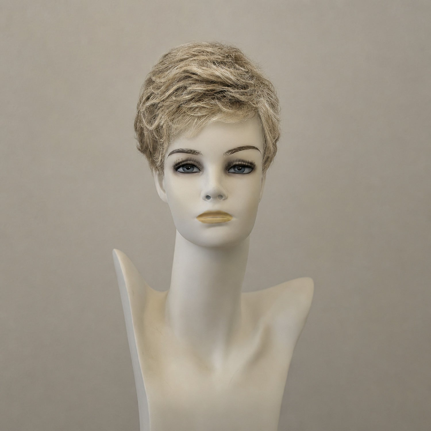 Kurze Perücke in Danish-Blond mit dunklem Ansatz